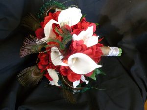 Red and white bridal bouquet, hydrangea, calla lily, artificial flower, bride bouquet with peacock feathers, rustic country, jute and lace - Image 5
