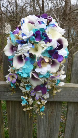 Cascading bridal bouquet with champagne hydrangeas - Image 3