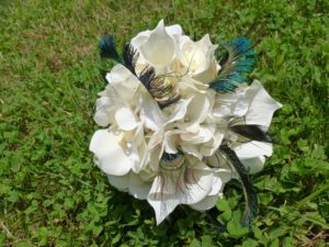 Hydrangea bouquet with peacock feathers for bridemaids, brides, Custom orders are accepted for more colors - Image 4