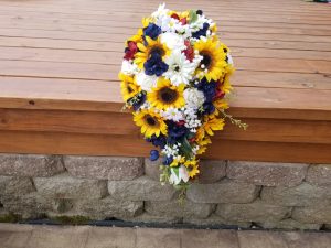 Sunflower cascading bouquet set - Image 12
