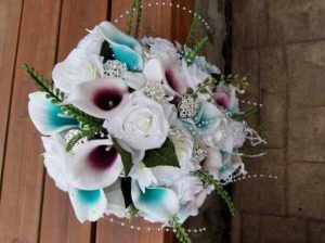 Cascading teal plum bouquet - Image 3
