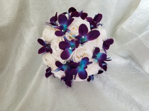 Red rose and galaxy orchid bridal bouquet - Image 4