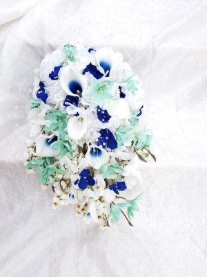 Cascading bouquet with mint and navy - Image 5