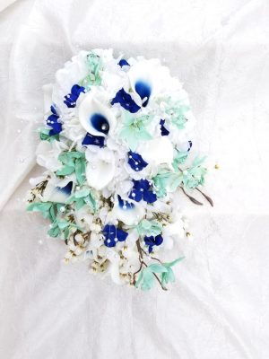 Cascading bouquet with mint and navy - Image 2
