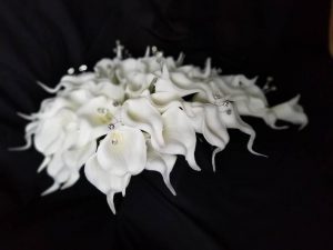 Calla lily cascading bouquet - Image 2