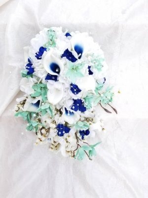 Cascading bouquet with mint and navy - Image 4