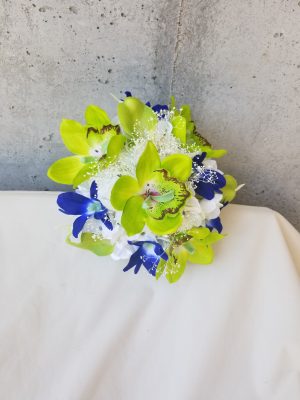 Navy and lime cascading bouquet - Image 14