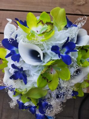 Navy and lime cascading bouquet - Image 9