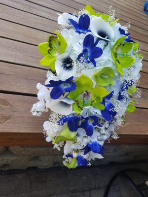 Navy and lime cascading bouquet - Image 8
