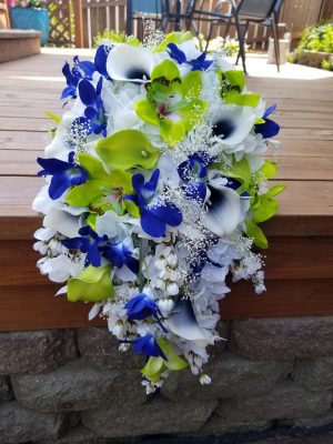 Navy and lime cascading bouquet - Image 2