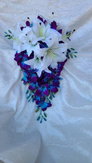 Casablanca lily and galaxy orchid bouquet - Image 4