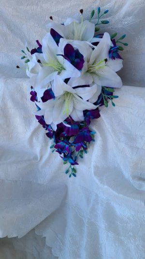 Casablanca lily and galaxy orchid bouquet - Image 2