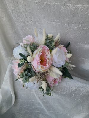 Peony and rose bouquet - Image 11