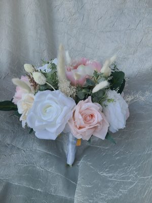 Peony and rose bouquet - Image 4