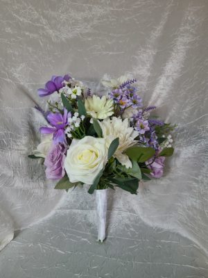 Lavender and white bridal bouquet - Image 8
