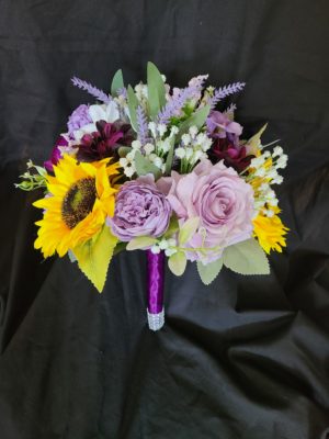 Lavender and sunflower bridal bouquet - Image 9