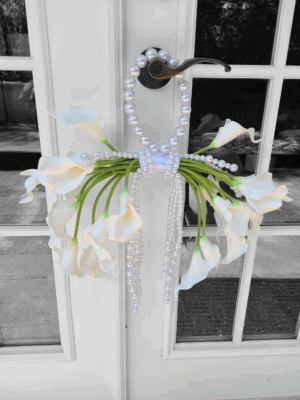 Calla lily adorned with pearls, adornment, trendy bouquet, 2025bride - Image 3